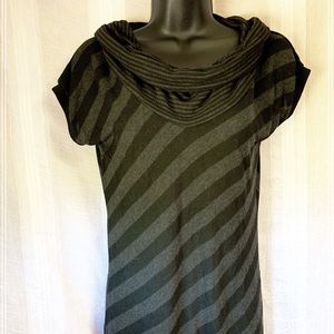 Black and grey Striped Top sweater Sz Med